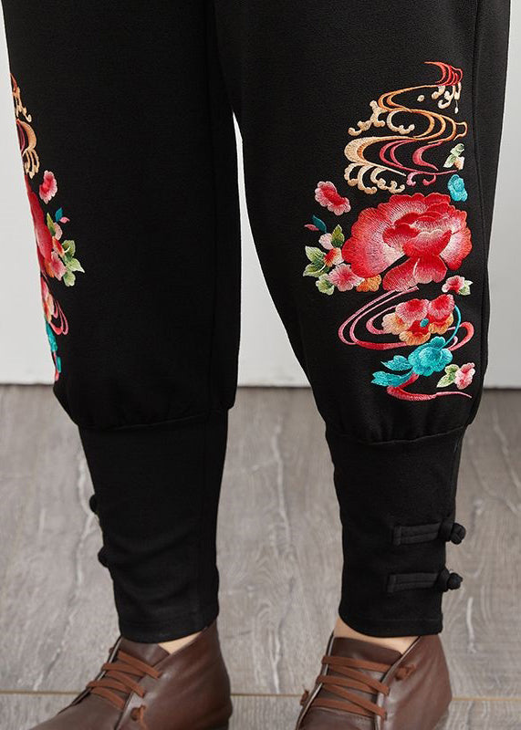Effortlessly Elegant Pants with a Timeless Design