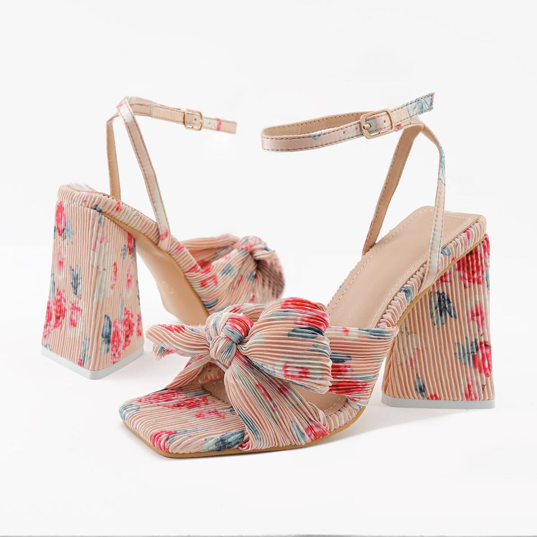 Chic Orthopedic Sandals with Unique Design