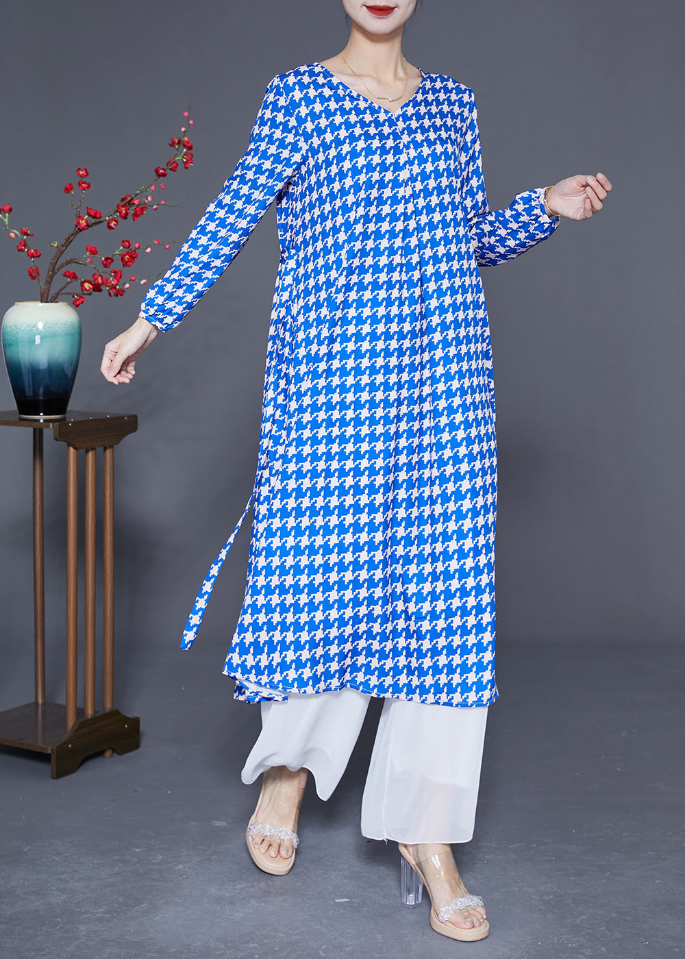 Classic Vintage Dress with a Flattering Fit