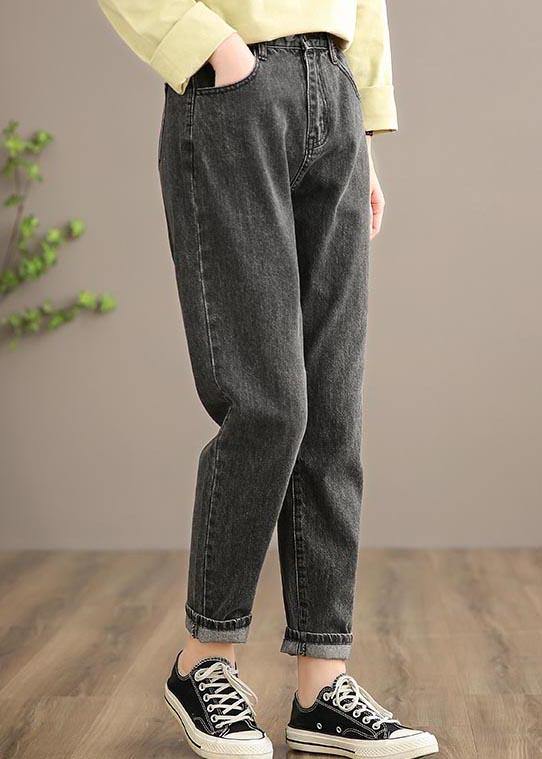 Well Tailored Trousers with a Graceful Silhouette