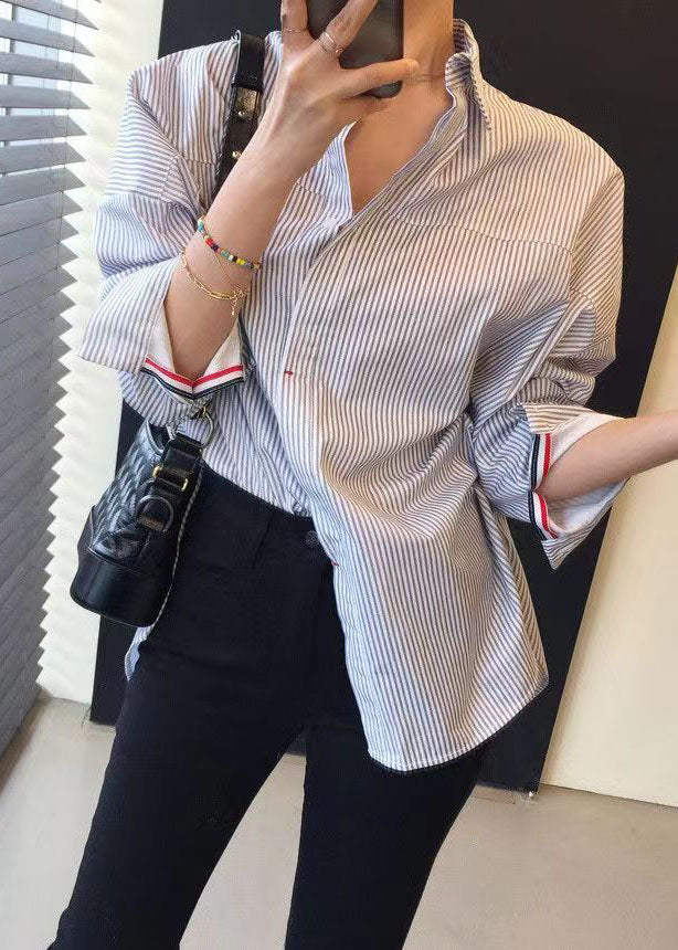 Classic Vintage Shirt with a Flattering Fit