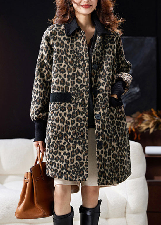 Effortlessly Elegant Coat with a Timeless Design