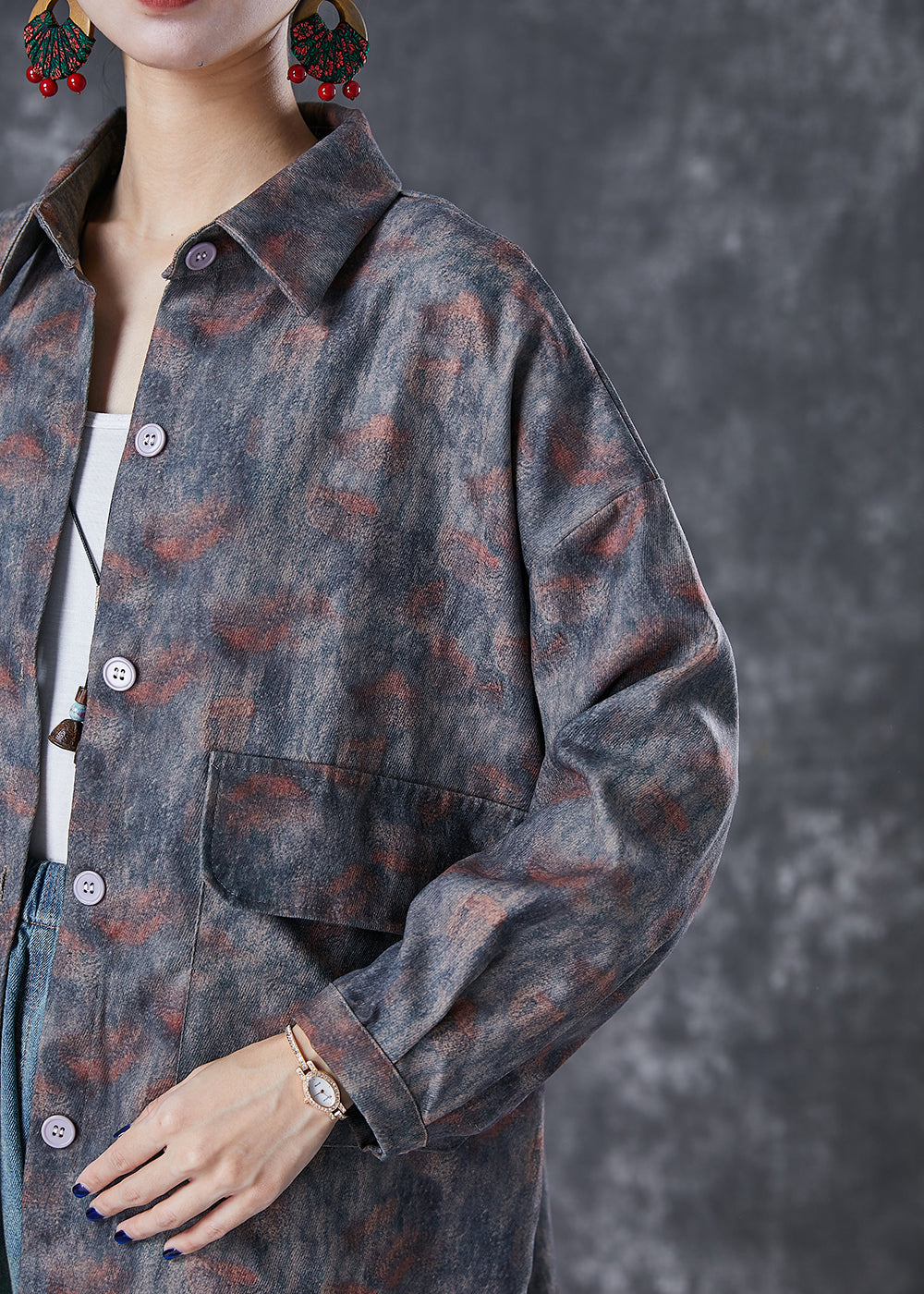 Effortlessly Elegant Jacket with a Timeless Design