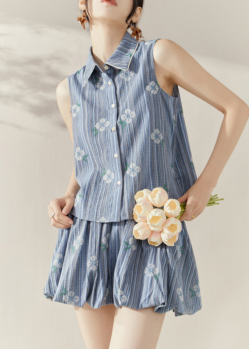 Effortlessly Elegant Top with a Timeless Design