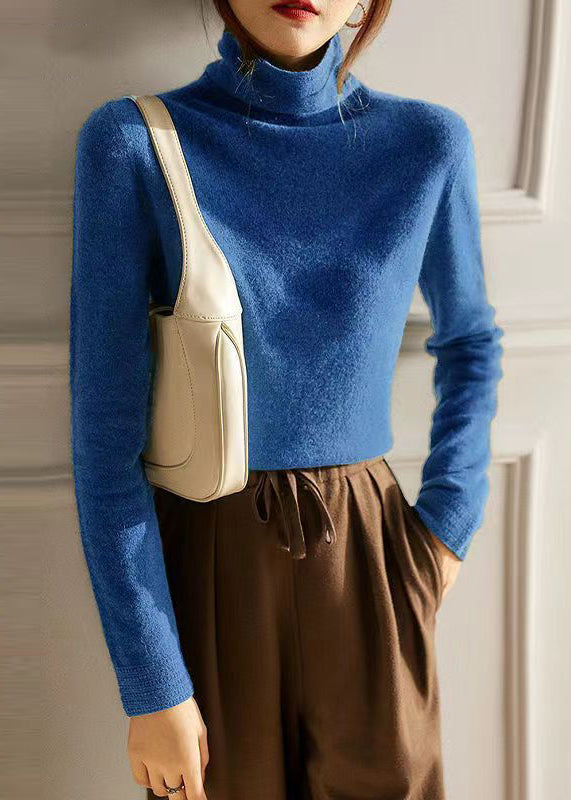 Classic Vintage Sweater with a Flattering Fit