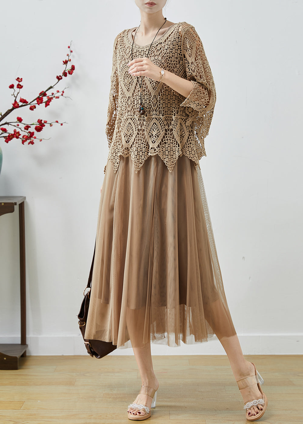 Beautifully Finished Dress in a Timeless Design