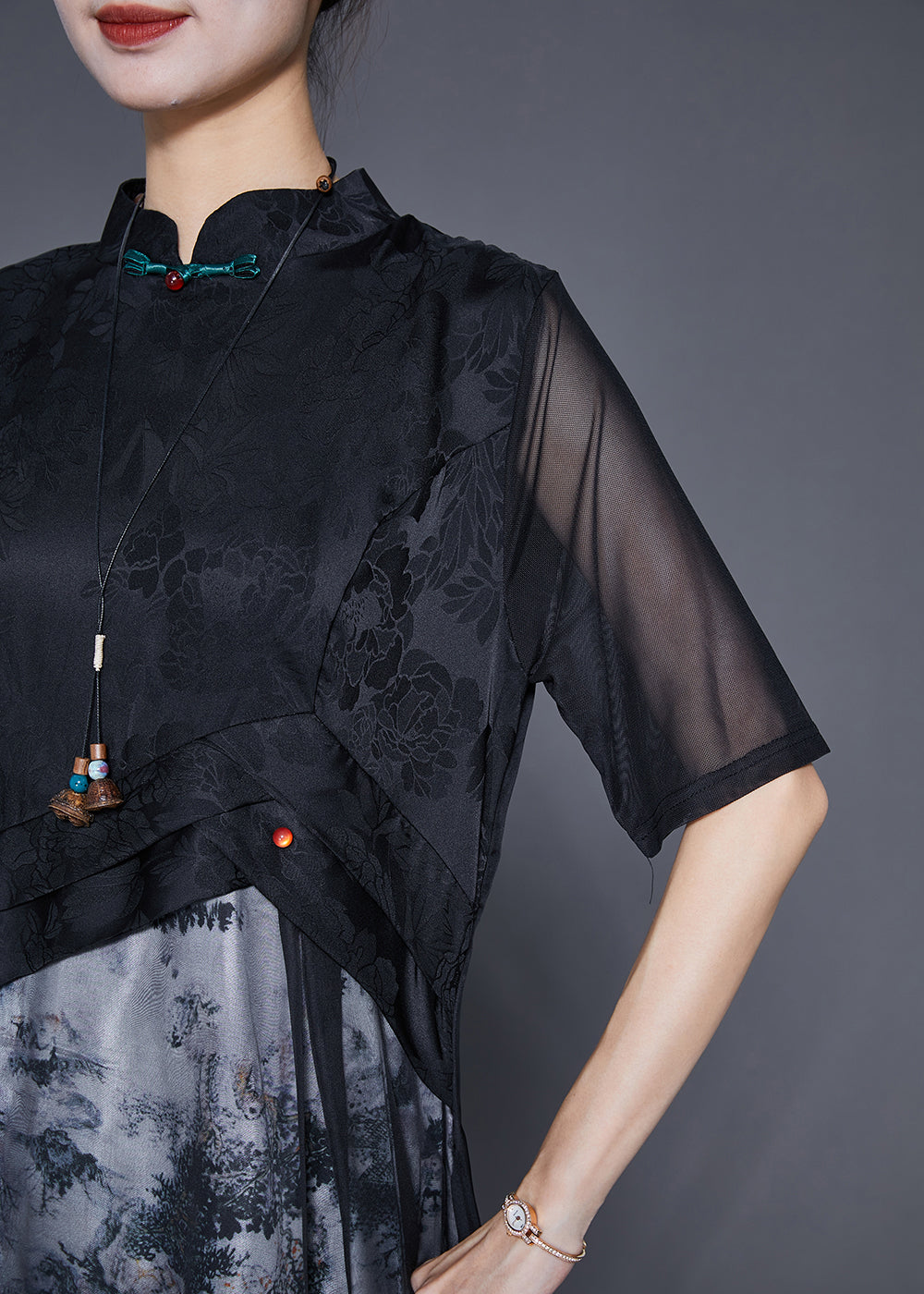 Well Tailored Dress with a Graceful Silhouette