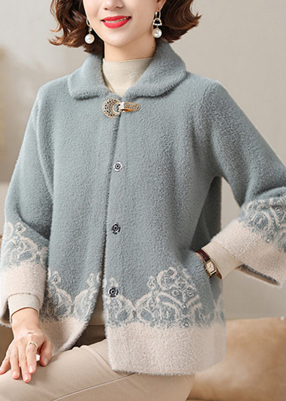 Gracefully Styled Coat for Any Occasion