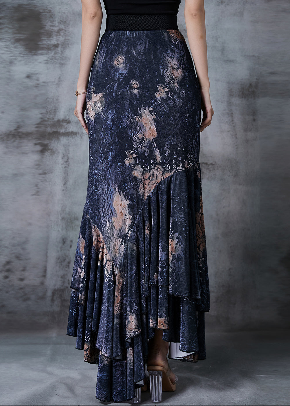 Well Tailored Garment with a Graceful Silhouette