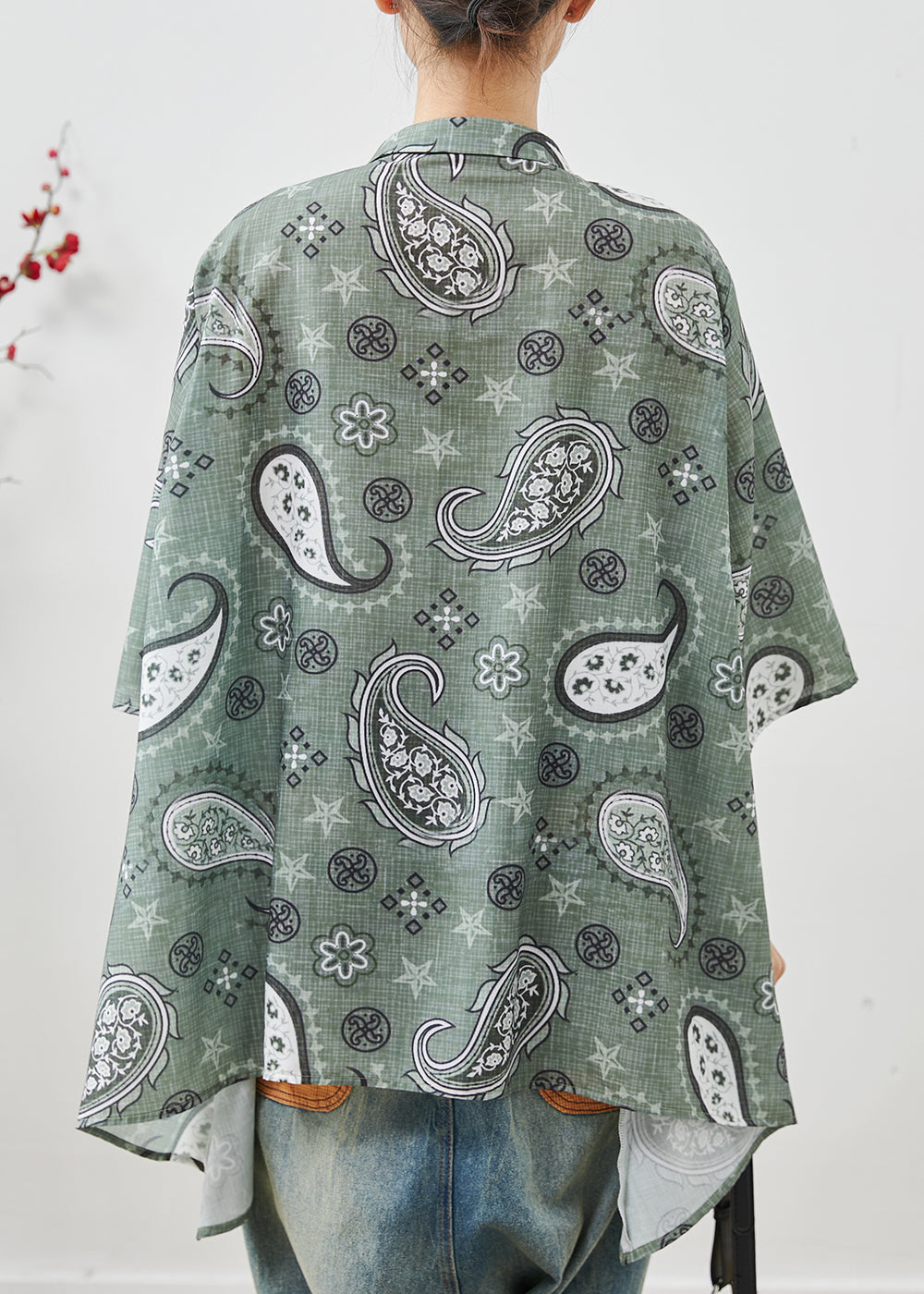 Classic Vintage Shirt with a Flattering Fit