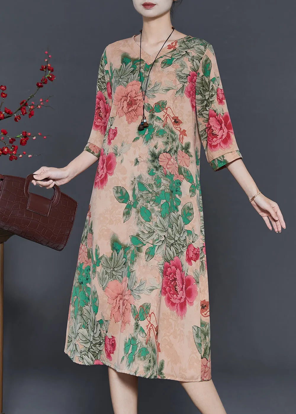Beautifully Finished Dress in a Timeless Design
