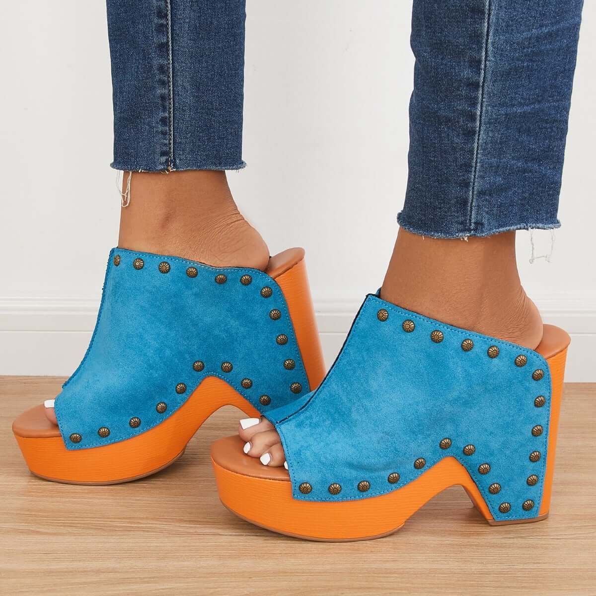Chic Orthopedic Sandals with Unique Design