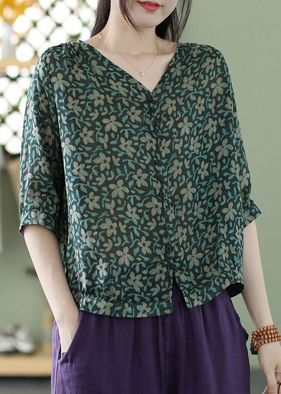 Well Tailored Blouse with a Graceful Silhouette