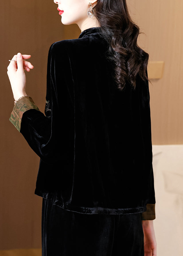 Elegantly Styled Coat for Everyday Wear