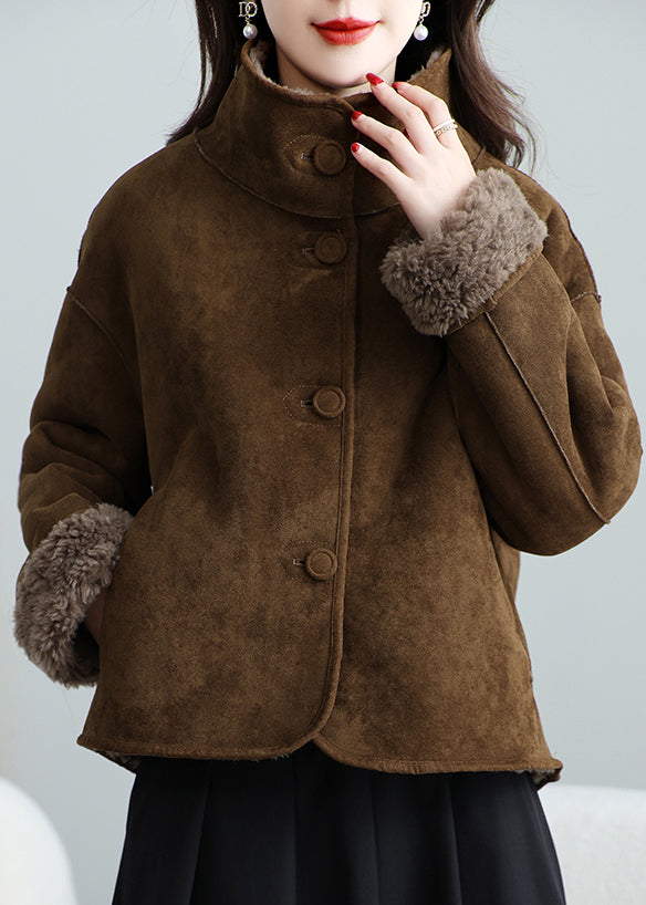 Well Tailored Coat with a Graceful Silhouette