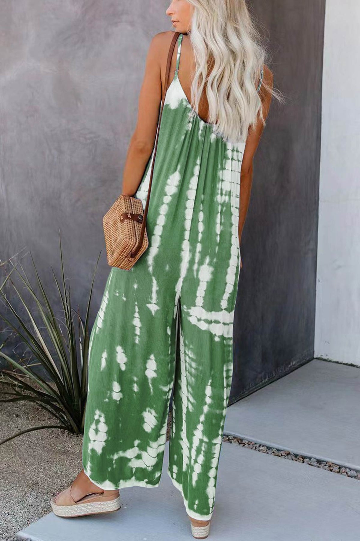 Sophisticated Garment with a Clean Classic Look