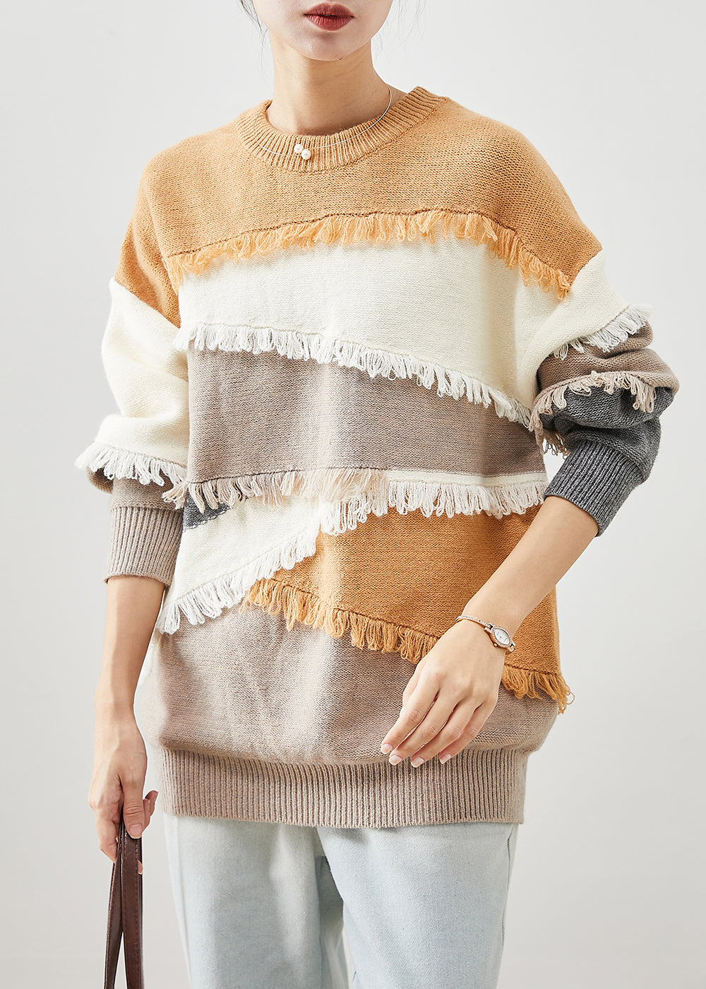 Well Tailored Sweater with a Graceful Silhouette