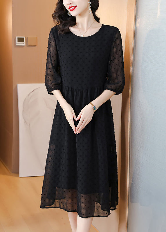 Well Tailored Dress with a Graceful Silhouette