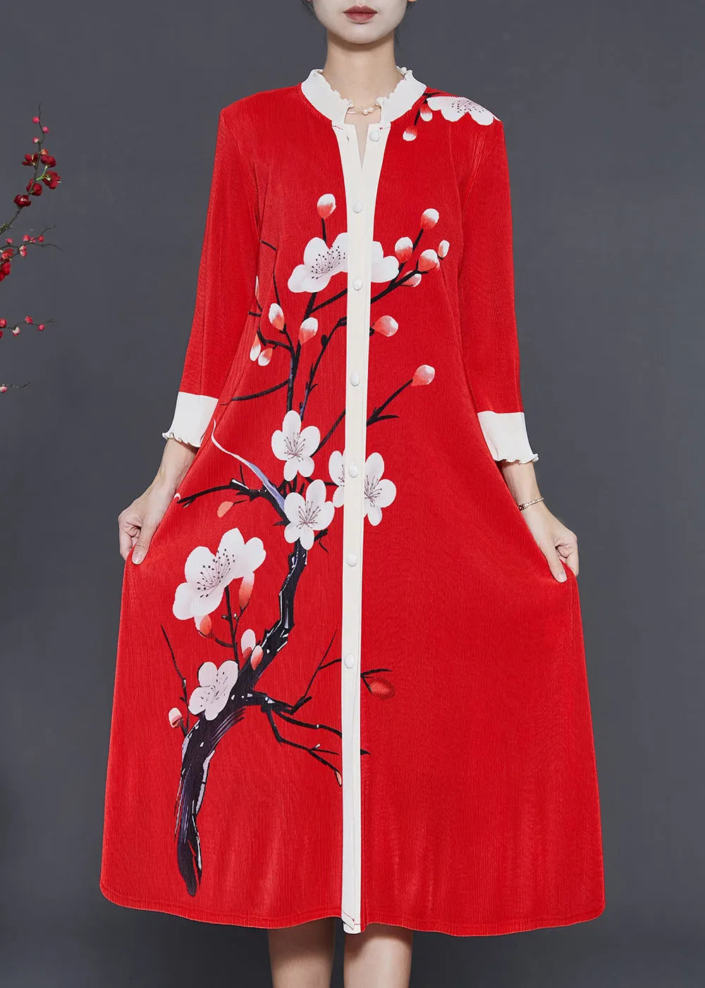 Beautifully Finished Dress in a Timeless Design
