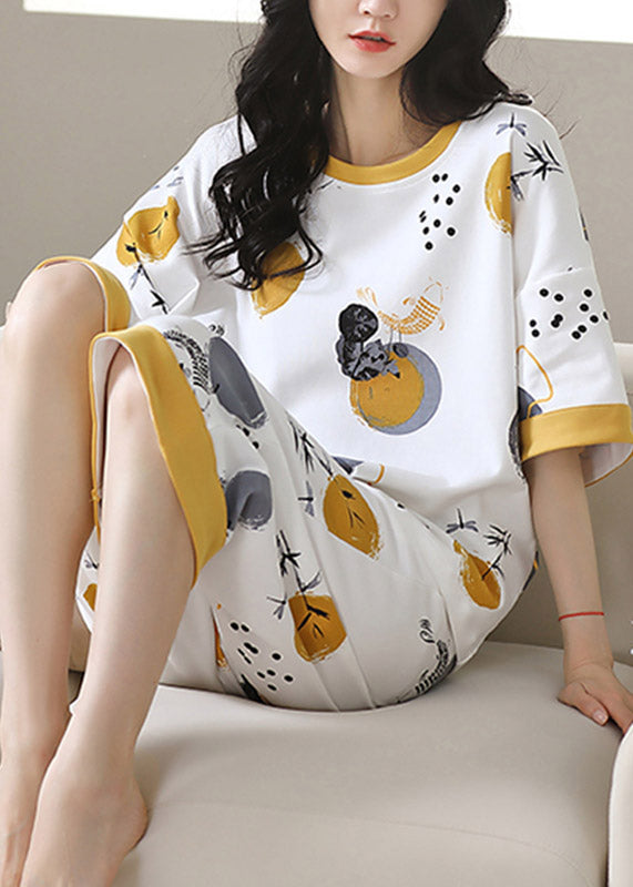 Effortlessly Elegant Garment with a Timeless Design