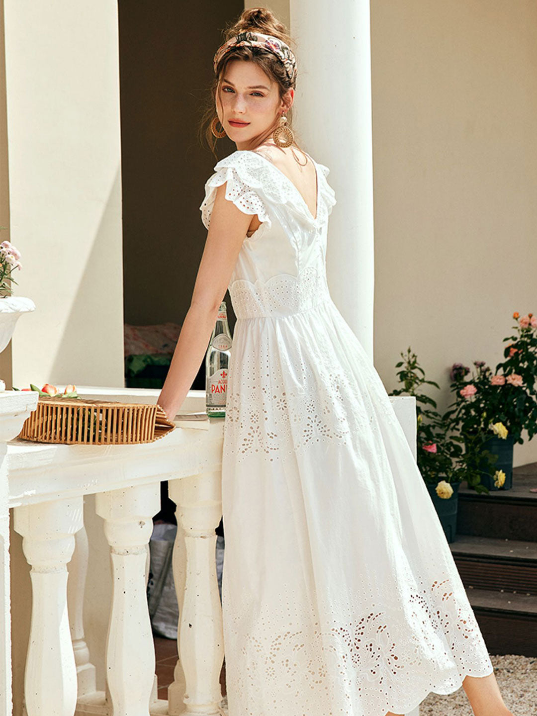 Effortlessly Elegant Dress with a Timeless Design