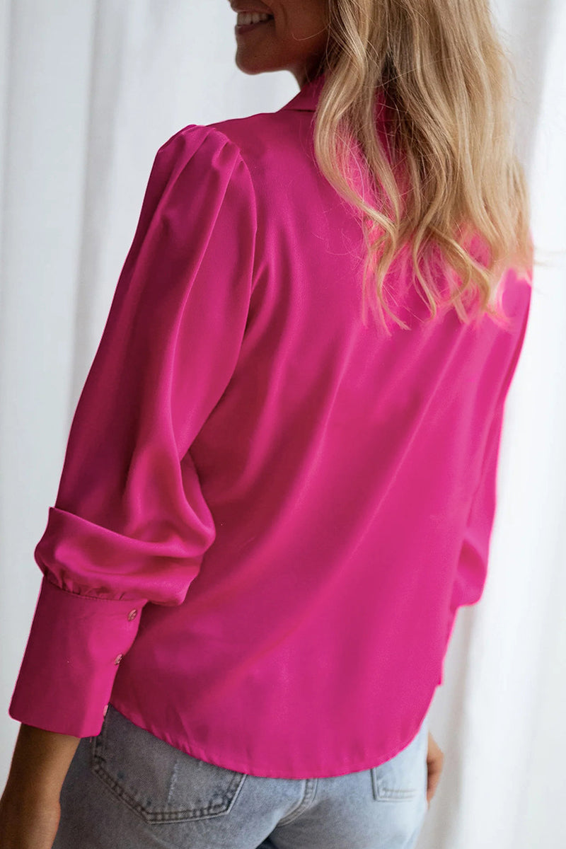 Well Tailored Top with a Graceful Silhouette