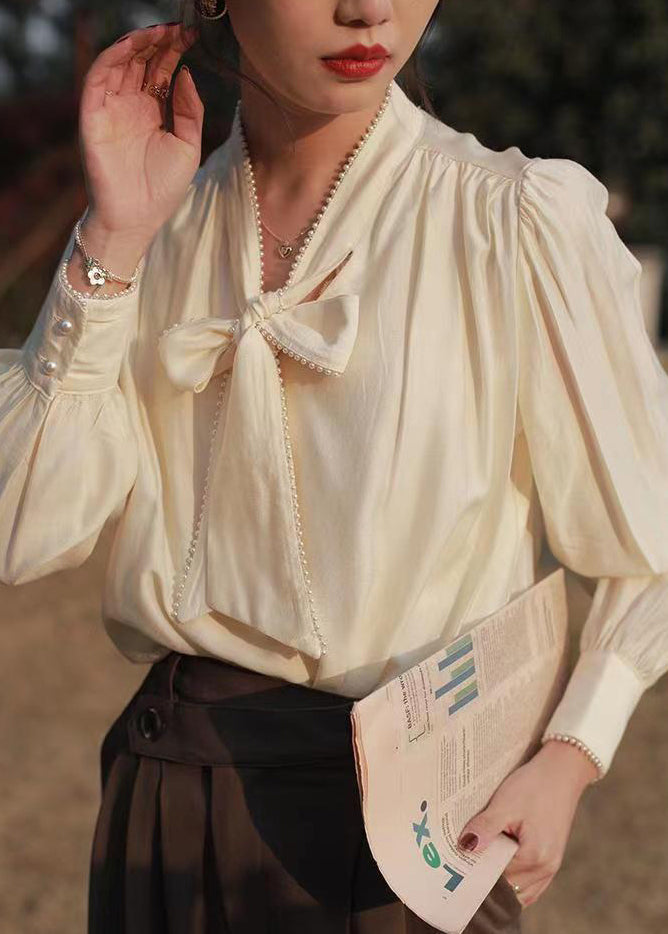 Classic Vintage Blouse with a Flattering Fit