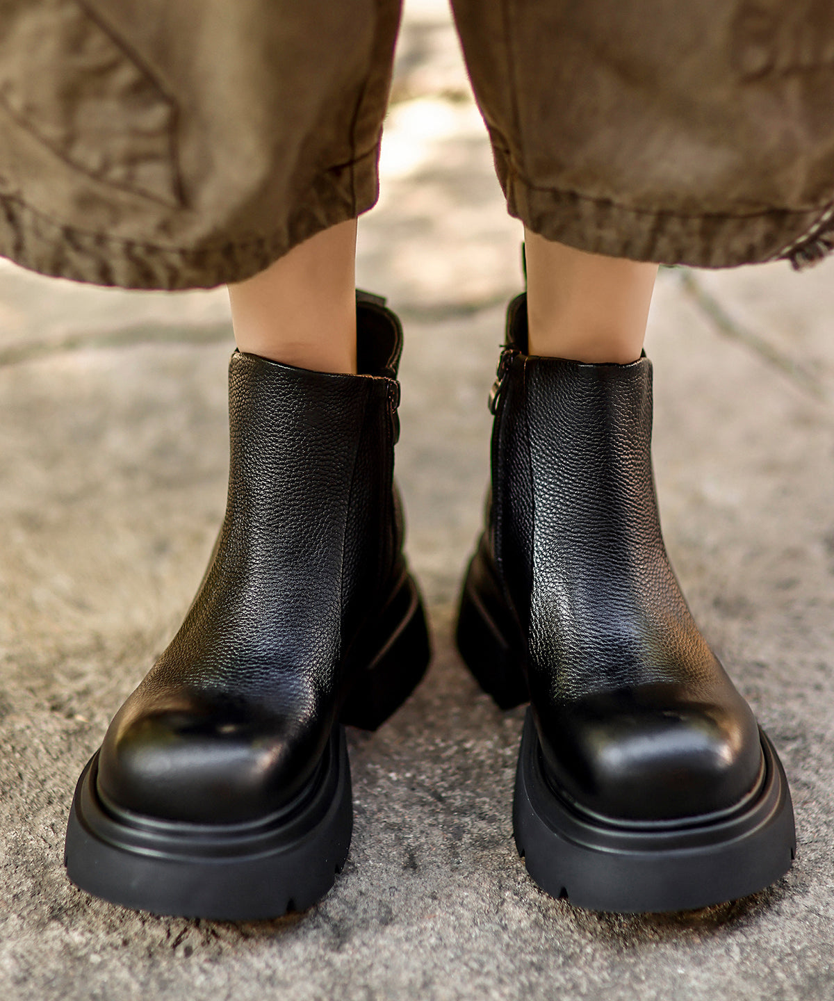 Graceful Orthopedic Boots for Modern Look