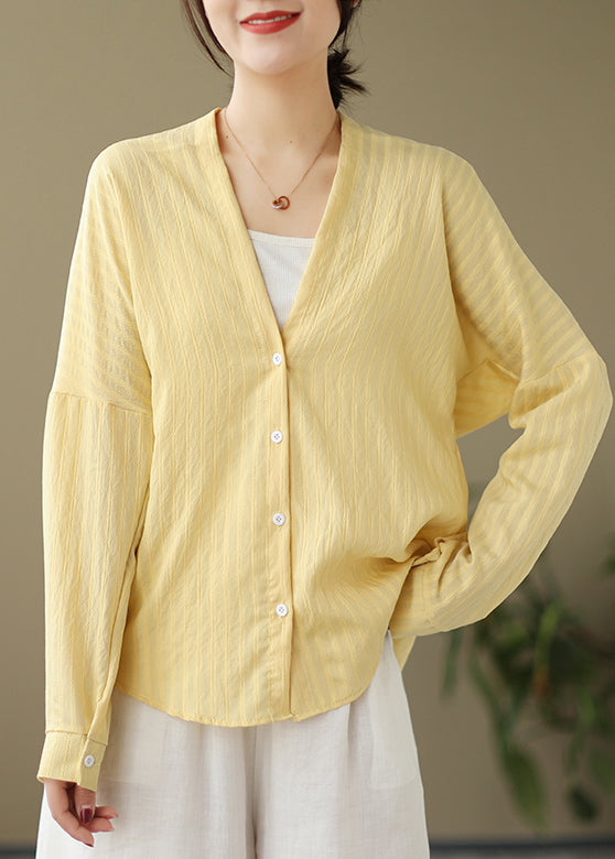 Classic Vintage Shirt with a Flattering Fit
