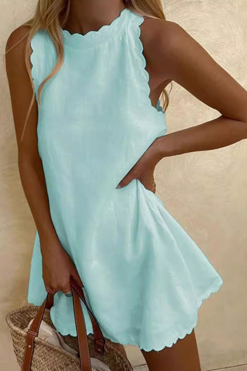 Beautifully Finished Dress in a Timeless Design