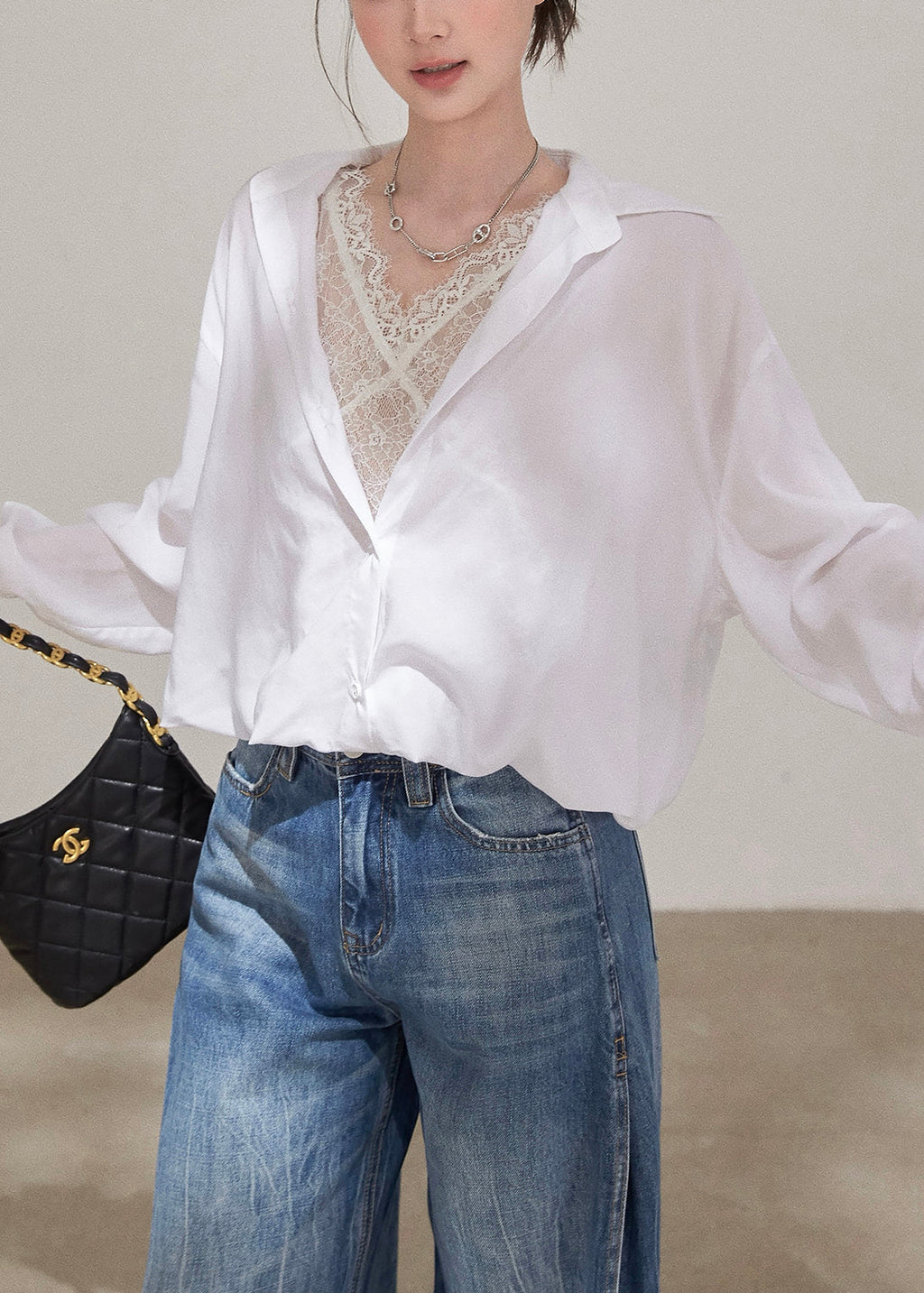 Well Tailored Blouse with a Graceful Silhouette