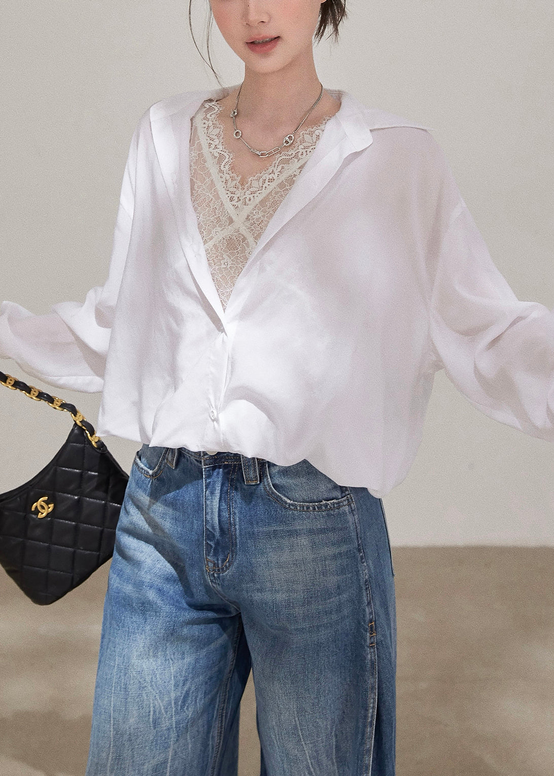 Well Tailored Blouse with a Graceful Silhouette