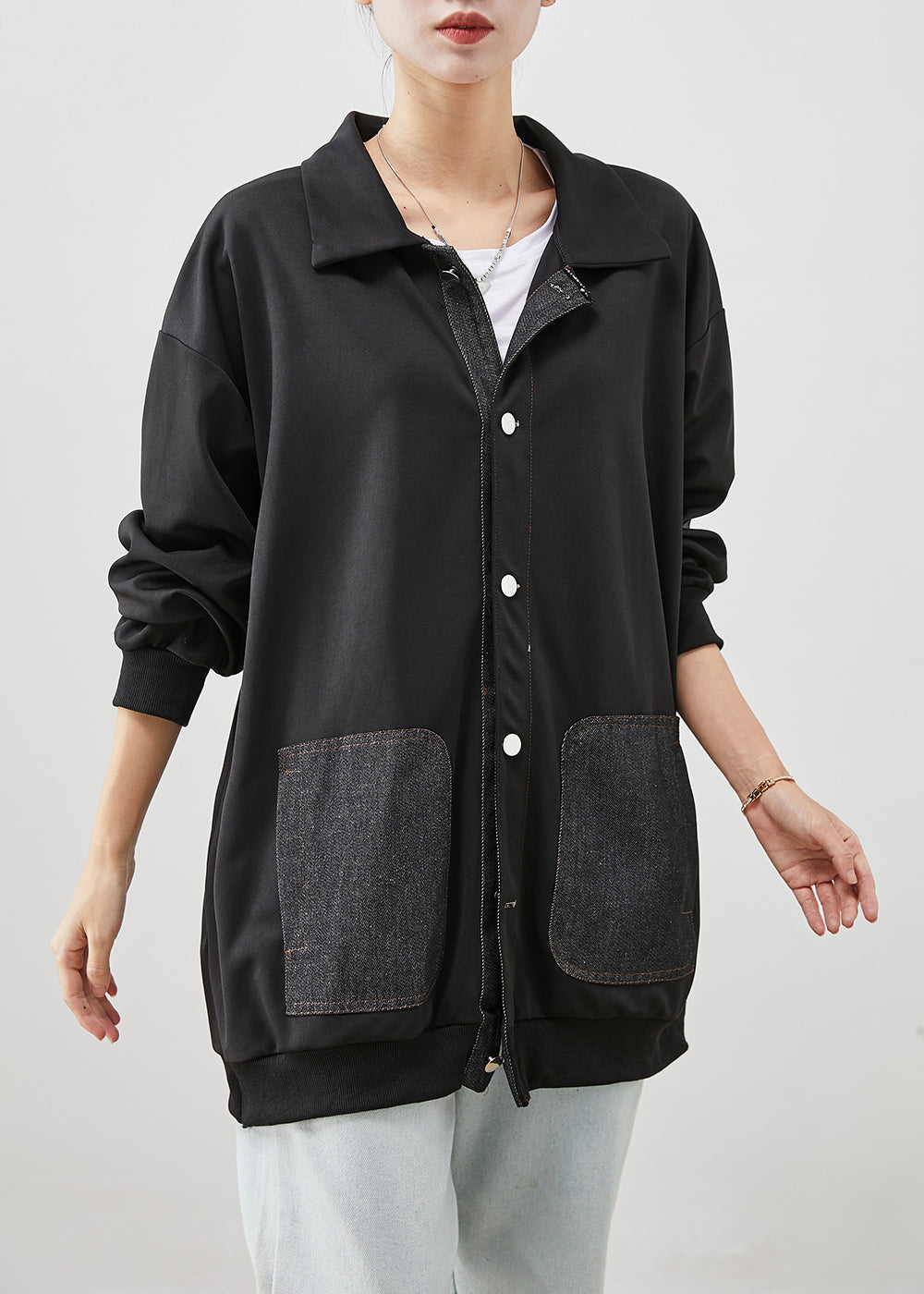 Well Tailored Coat with a Graceful Silhouette
