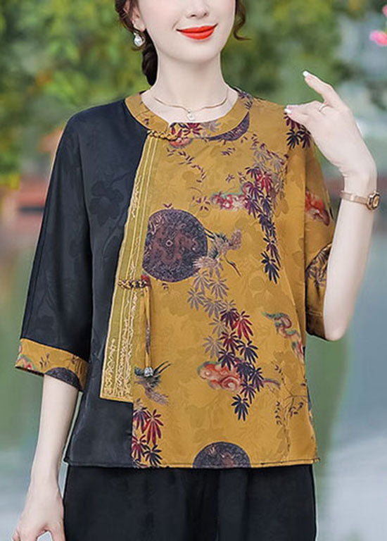 Classic Vintage Top with a Flattering Fit