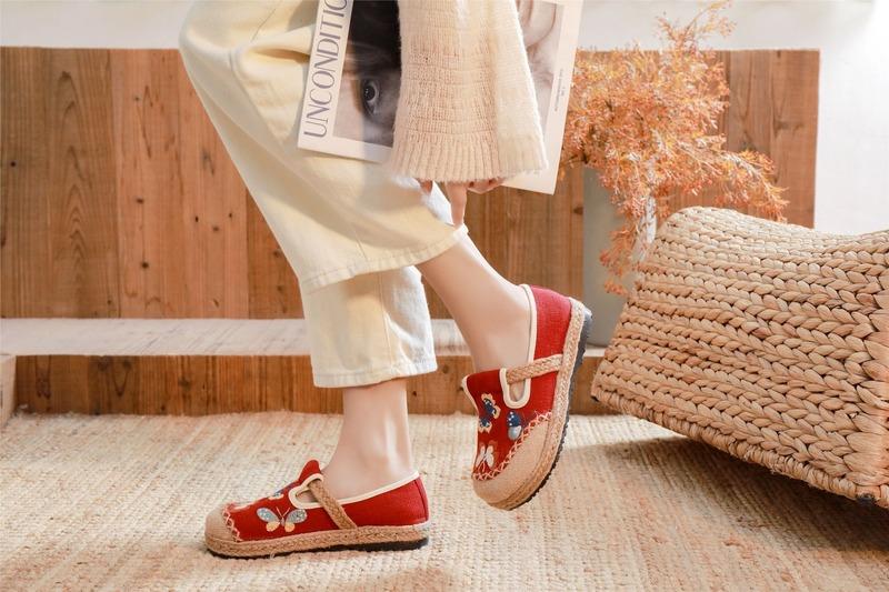 Chic Orthopedic Shoes with Unique Design