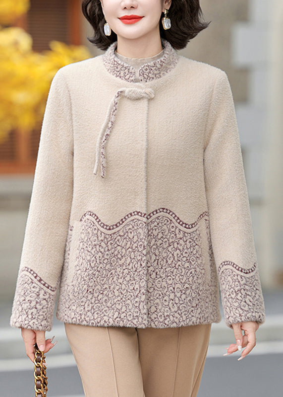 Beautifully Finished Coat in a Timeless Design