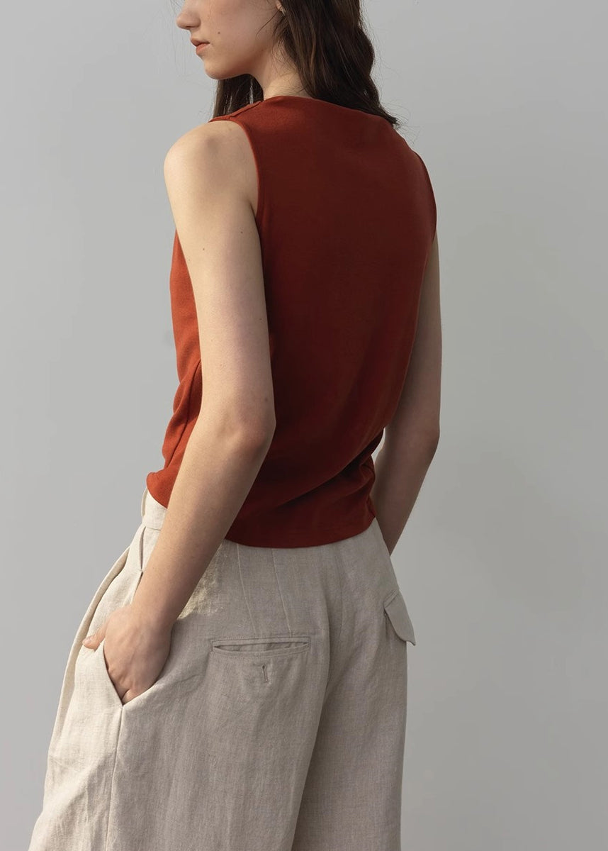 Beautifully Finished Top in a Timeless Design