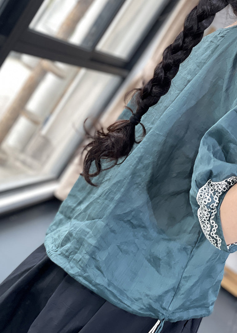Beautifully Crafted Blouse in a Classic Style
