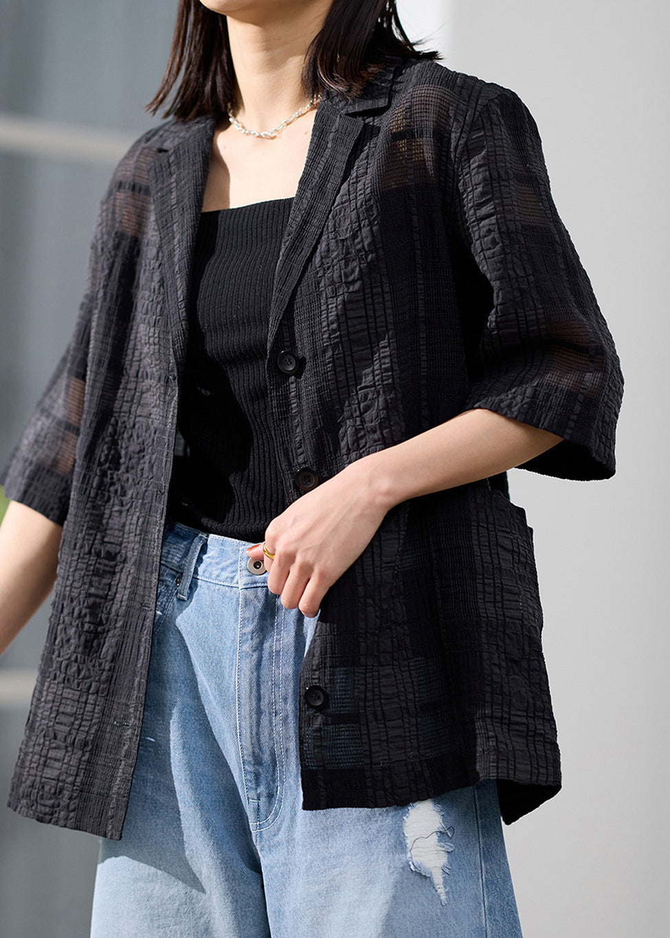 Well Tailored Blouse with a Graceful Silhouette