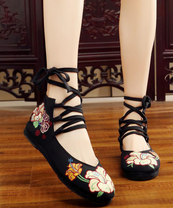 Chic Orthopedic Flats with Unique Design