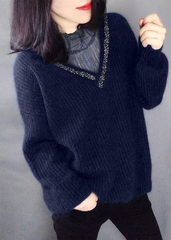 Classic Vintage Sweater with a Flattering Fit