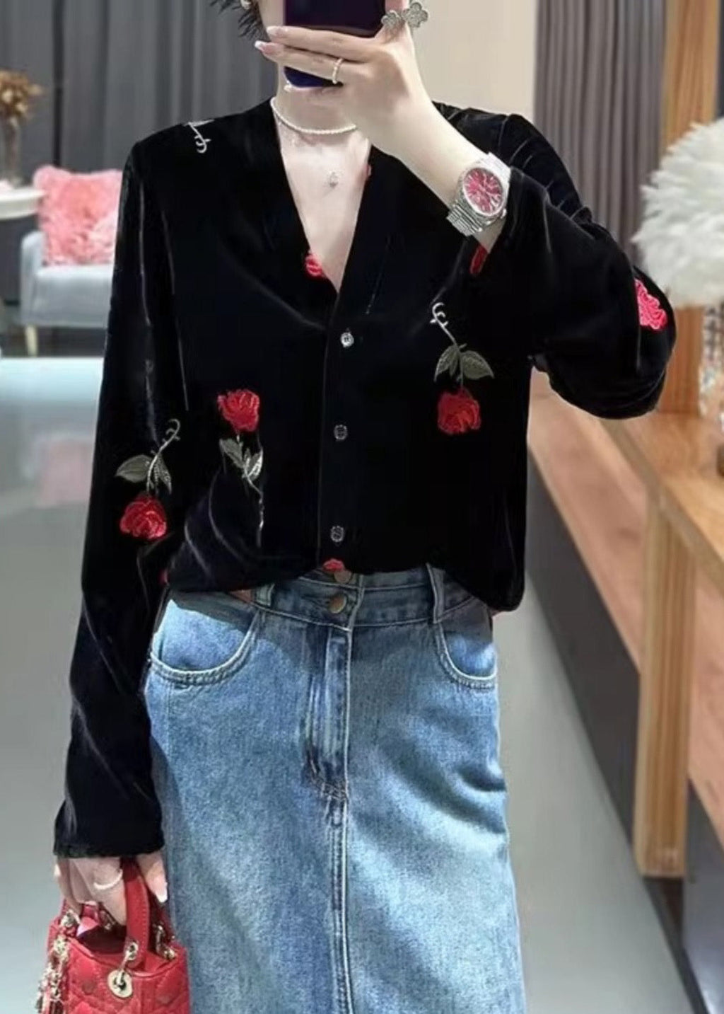 Beautifully Crafted Blouse in a Classic Style