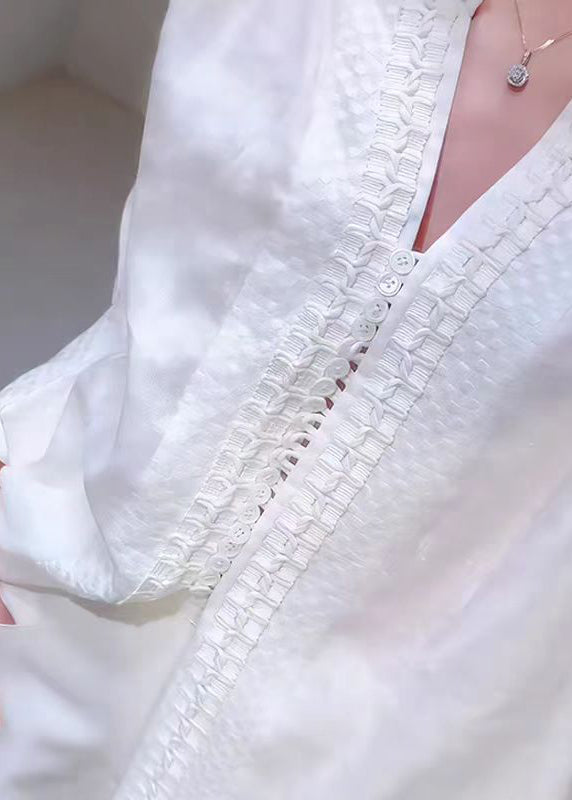 Classic Vintage Shirt with a Flattering Fit