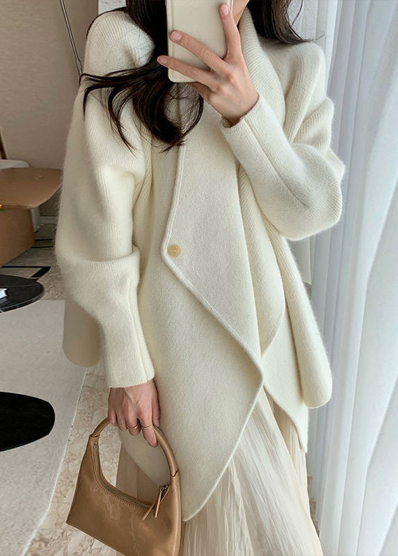 Sophisticated Coat with a Clean Classic Look