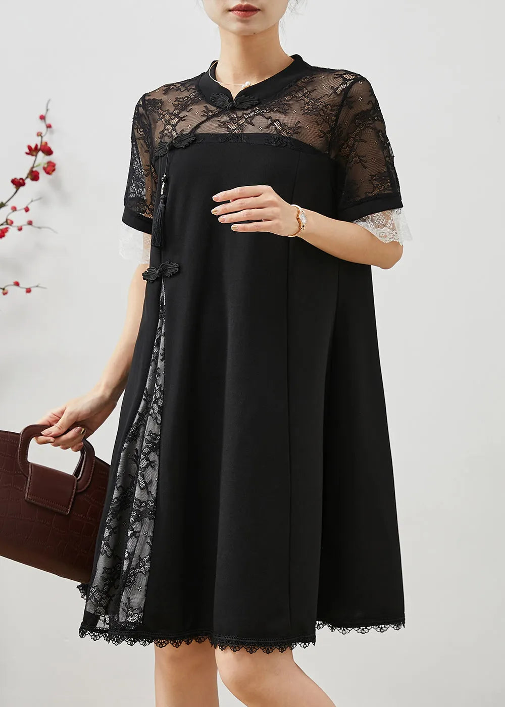 Effortlessly Elegant Dress with a Timeless Design