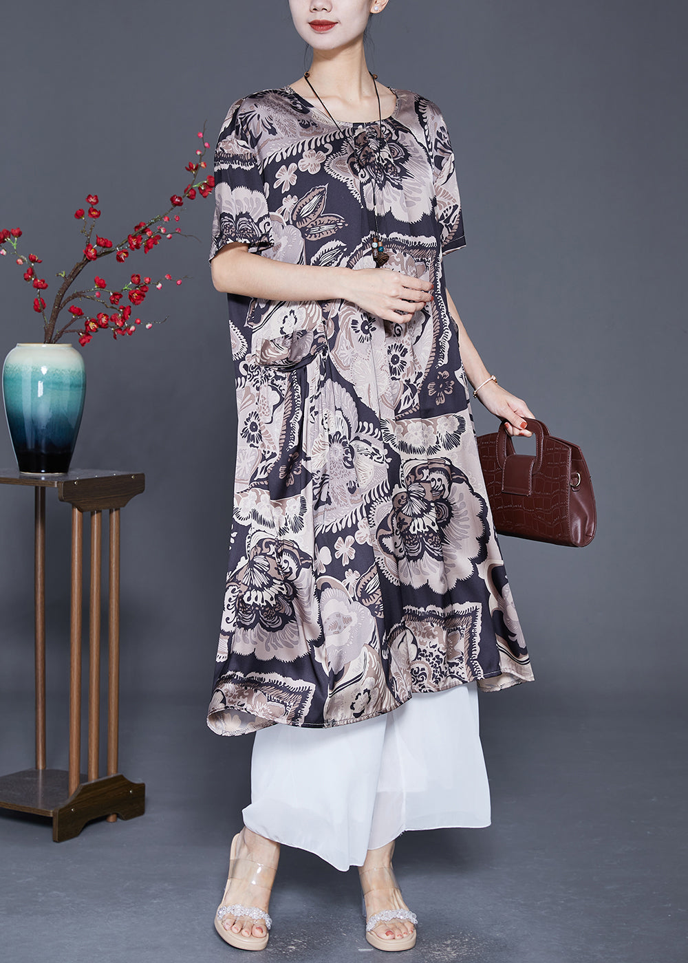 Well Tailored Dress with a Graceful Silhouette
