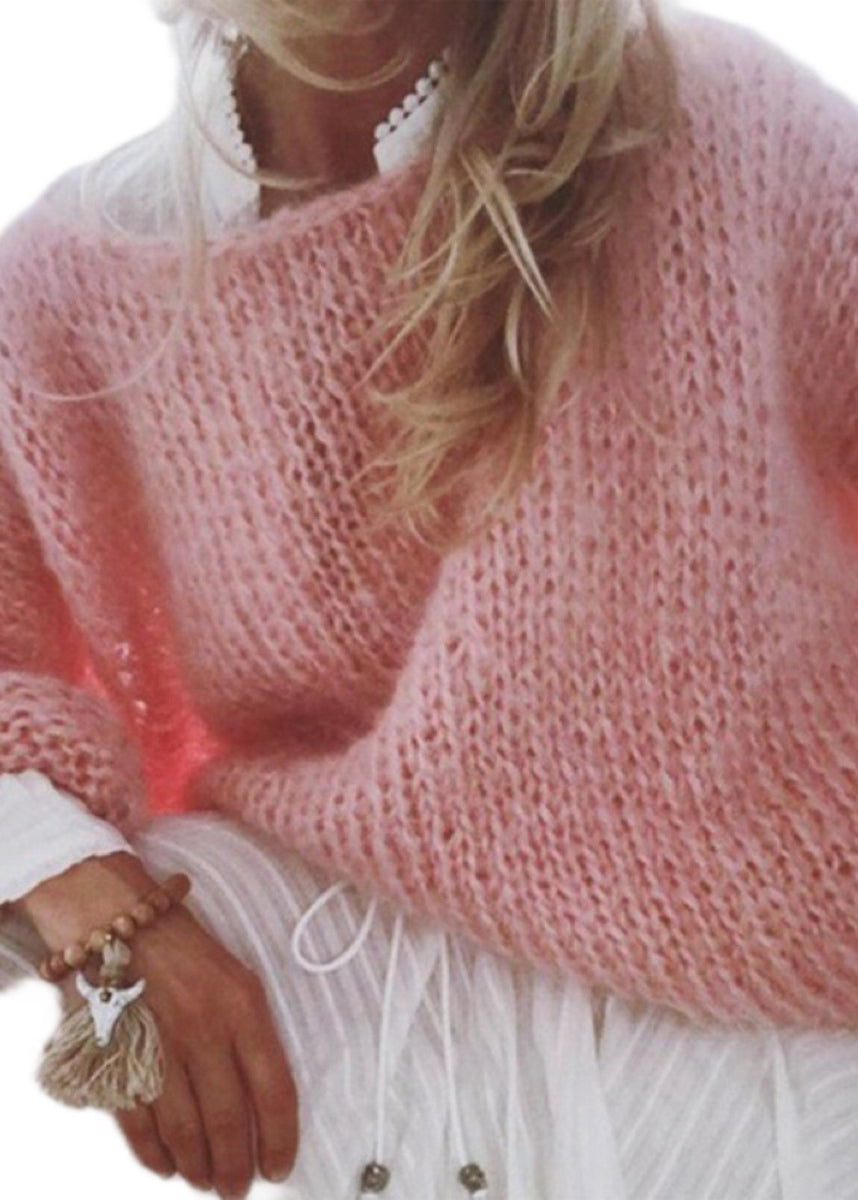 Well Tailored Sweater with a Graceful Silhouette