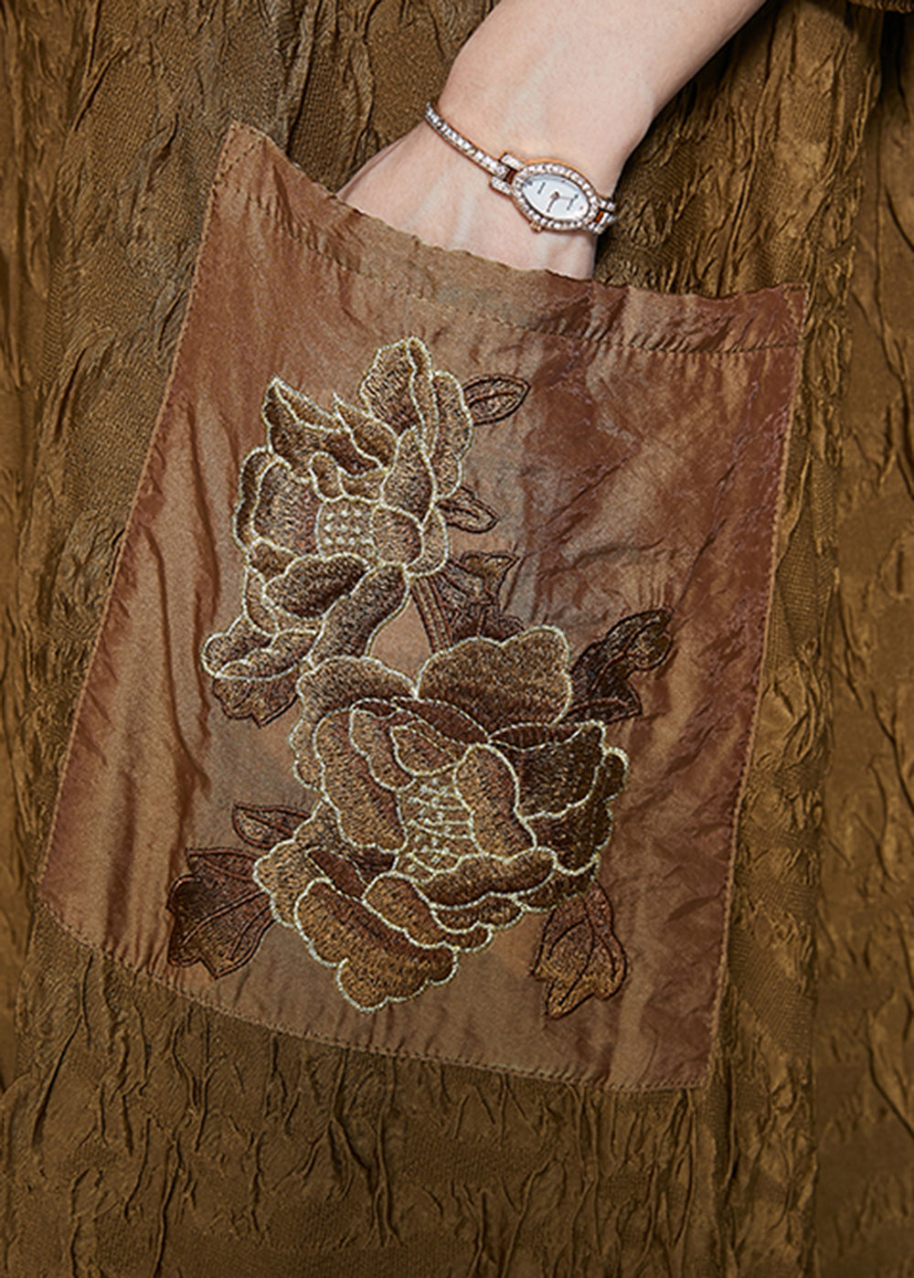 Gracefully Styled Dress for Any Occasion