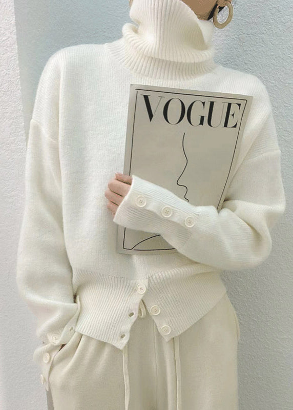 Well Tailored Sweater with a Graceful Silhouette