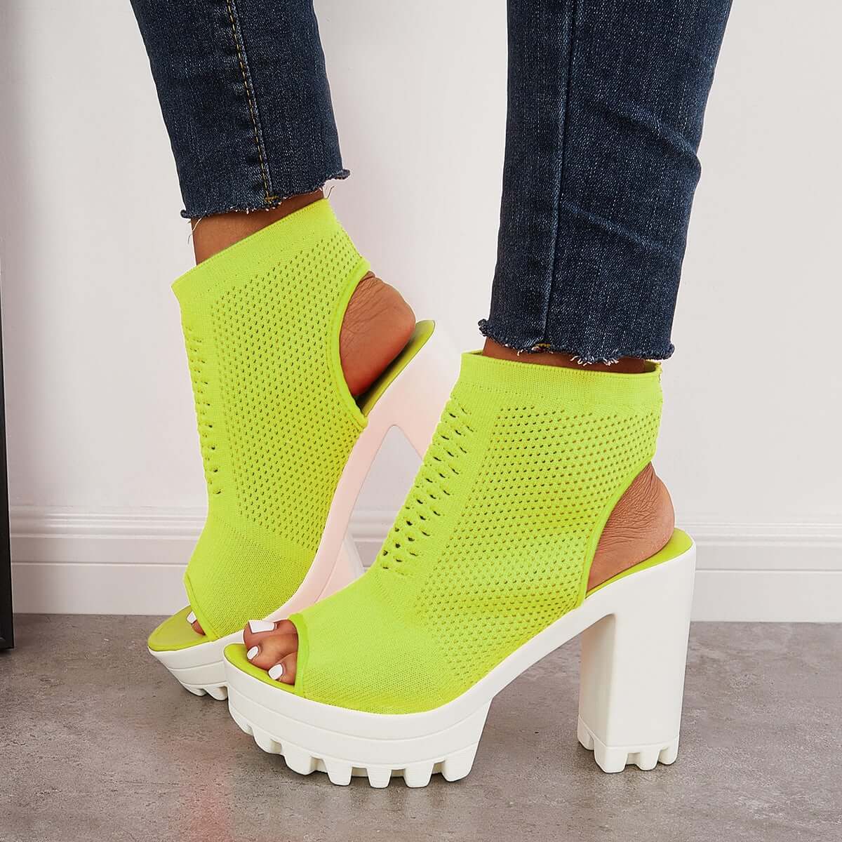 Graceful Orthopedic Sandals for Modern Look